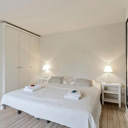 Charming House For 6 Persons With Sunny-Terrace In Knokke 펜션